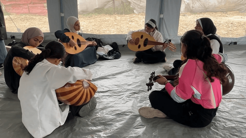 Gazze'de Çocuklar Sanatla Acılarını Hafifletiyor