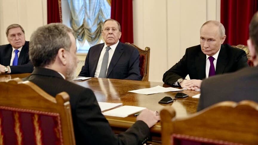 Putin: İran Halkı Bağımsızlığı İçin Kahramanca Mücadele Ediyor