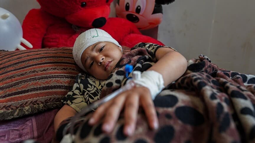 Gazze'de Okul Saldırısında Yaralanan Çocuk Kısmi Felç Geçirdi