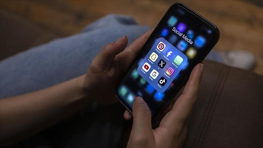 Dijital Girdap: Sosyal Medyanın Karamsar Etkileri