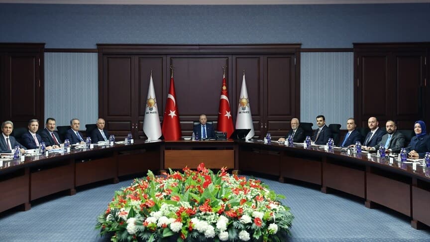 AK Parti MYK Toplantısı: Politika ve Stratejiler Tartışıldı