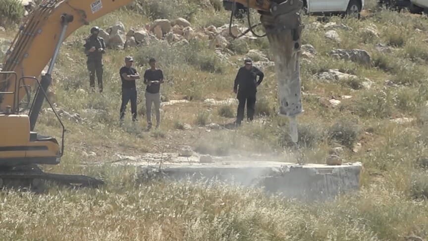 İsrail, Batı Şeria'da Filistinliye Ait Evi Yıktı